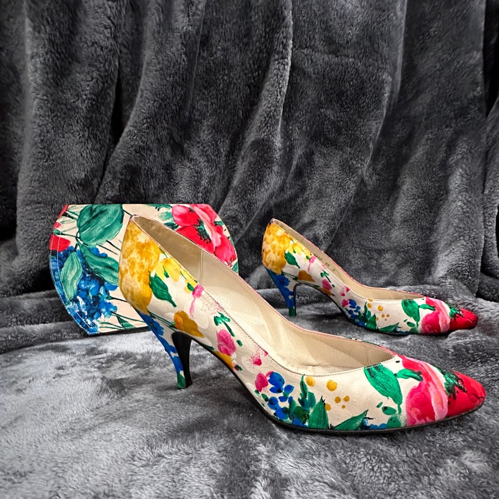 Women’s Vintage Stuart Weitzman for Martinique Watercolor Floral Pumps Purse 9.5